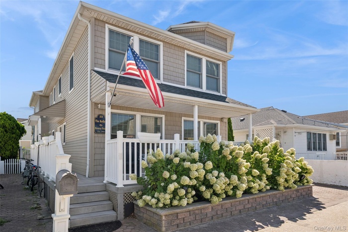 View of front of home with covered porch