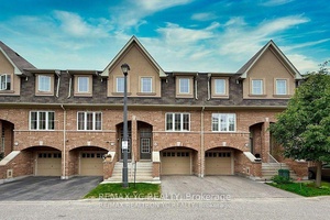 Welcome to this beautiful executive townhouse located in the highly desirable Northeast Ajaxcommunity.