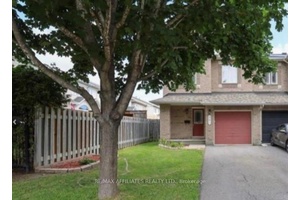 METICULOUS ! This move in ready Minto Manhattan End Unit is ideally located in the heart of Avalon.