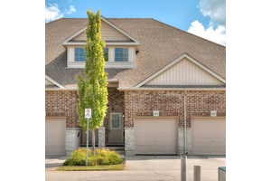 Welcome to this beautifully maintained bungalow offering the perfect blend of comfort, style, and functionality.