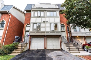 Stunning End Unit Townhouse in Prime Pickering Location Beautiful, well maintained end unit townhouse in the sought after Brownstones complex.