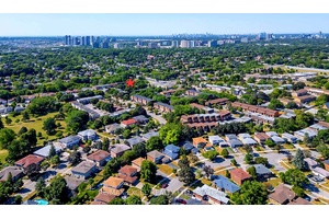 Welcome To This Spacious And Well Maintained Corner Unit Condo Townhouse In The Quiet, Family Friendly Agincourt North Neighbourhood, Conveniently Located Beside Six Visitor Parking Spots And Away From The ...