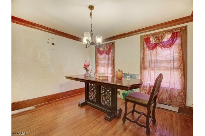 1 Floor Dining room