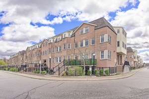 Welcome to this bright and spacious 1, 050 sq ft 2 bedroom den plus 315 sr ft rooftop terrace unit.