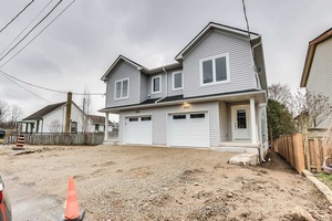 Welcome to your dream home in the heart of Woodstock !