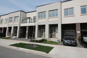 Overlooking Ravine ! 7 Year New, Sunny And Beautifully Upgraded Luxury Town By Great Gulf.