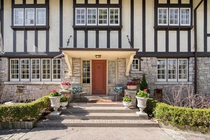 Why Wait ? Live on the Quieter Side of Castle Frank !