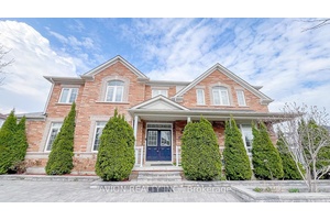 Rarely Offered In Sought After Greensborough !