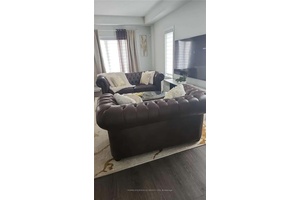 LESS THEN 3 Old Townhouse !