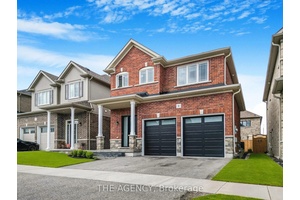 Beautifully upgraded 4 bedroom 3.