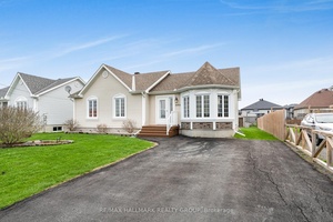 Welcome to 5995 du Centre.