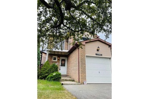 Gorgeous Maintained 3 1 Bedroom Detached Home.