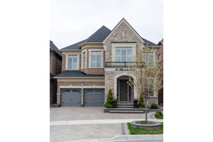Wow ! Wow ! Stunning Detached Full Brick Home With Ravine Views !