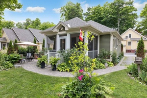 Welcome to 7 Hollow Lane, a well appointed Heritage model cottage in the Hollows area of East Lake Shores a gated, seasonal community on East Lake in Prince Edward County.