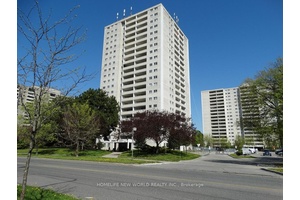 Great Opportunity To Own This 2 Bedroom South Facing Penthouse Unit, Oversized Balcony, Enjoy 180 Degrees Fabulous Panoramic South View Of Toronto Skyline.