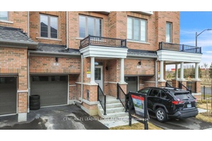 Welcome to 4 Nautical Way A Modern Townhome in Port Whitby !