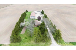 Country Opportunity Knocks Between Clinton and Bayfield !