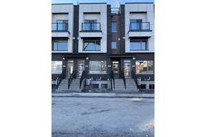 A wonderful location for this Mattamy built 2 bedroom, 2 bathroom condo in Wateridge Village near Rockcliffe.