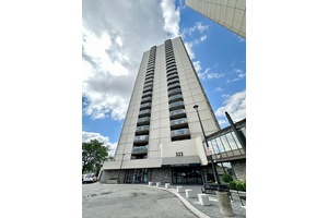 Prime Downtown Location !
