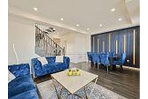 This exceptional executive end unit in Oakville's highly sought after area spans over 2, 322 sq.