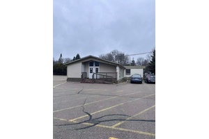 An entire property available for lease in the highly desirable Crosby area in Richmond Hill, conveniently located near public schools, parks, community centers, the YMCA, and various restaurants.