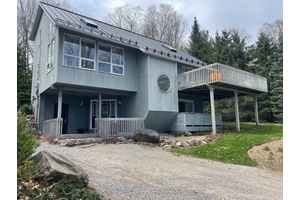 Nestled in a serene and tranquil neighbourhood located right next to Hidden Valley, this beautiful 4 bedroom, 3 bathroom home offers ample space for family living.