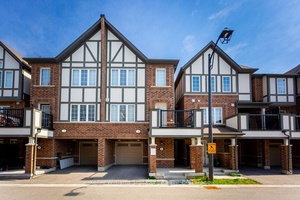Welcome home ! This lovingly maintained townhome in Milton is the one you have been waiting for.