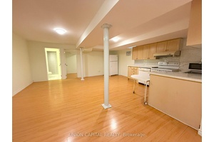 AVAILABLE IMMIDIATELY ! Location !