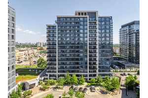 Move in Ready ! Bright and spacious condo nicely updated.