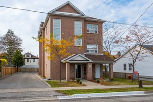 Bright And Spacious 2 Bed 1 Bath Main Floor Unit In Newly Built Triplex.
