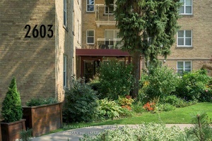 Come see this designer's own 1072sf west facing home on the top level.