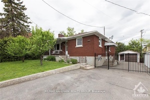 Spacious 3 Bed Upper Level Rental in Carlington No Rear Neighbours !