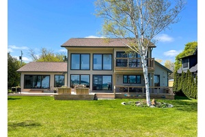 Ski Season is Coming ! Welcome to The Lake House a bright and airy 5 bedroom lakeside retreat on the stunning shores of Georgian Bay, with a separate 1 bdrm ...