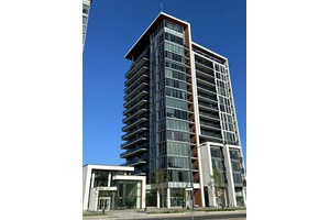 Motivated Seller ! Prime Location at Yonge St.