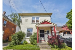 Fantastic Opportunity ! Perfect Property for Investors of those Looking to Rent Part of their Home to Pay the Mortgage !