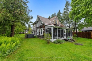 Imagine ending your busy workday in this idyllic four season riverside escape, where tranquility meets timeless charm.