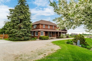 Charming Upgraded Farmhouse in the rural town of Mulmur.