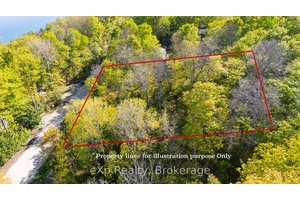 Exceptional value awaits with this unique opportunity to own two amalgamated lots forming one expansive parcel on 9th Avenue, located in the highly sought after Mallory Beach area.