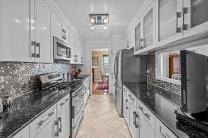 Spectacular Corner Apartment with Stunning Views in River Point Towers Don't miss this rare opportunity to own a spacious, move in ready 3 bedroom, 2 bathroom corner apartment in the ...