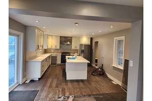 This Well Maintained Suite With 3 bedroom, 2.