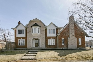 This stunning, fully detached corner lot home spans 3456 sq ft as per MPAC and is located on a 53 ft wide lot, offering an abundance of natural light throughout.