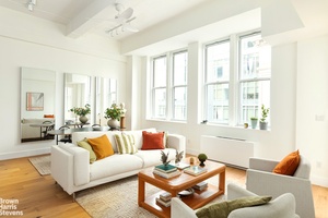 Situated on the 11th floor with expansive views, this architect designed newly renovated 1 bedroom, 1 bath apartment offers 850 sq.