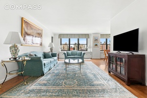 A Hollywood Regency dream on Park Avenue !
