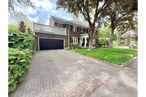 Nestled in Toronto's prestigious neighbourhood of The Kingsway, sitting on a quiet street just off The Kingsway South of Dundas, is this timeless and elegant centre hall home exuding the ...