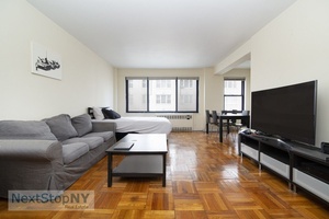 Sponsor Unit ! Tucked away in the bustling heart of Murray Hill, this well maintained alcove studio offers an unmatched living experience bathed in natural light.