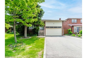 Welcome to this rare 5 level backsplit family home located in a quiet and clean neighbourhood, offering tremendous potential for both large families and investors.
