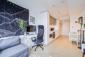 Built by CentreCourt, one of Torontos most reputable developers, Axis Condos enjoys a superb location just a 4 minute walk to Toronto Metropolitan University and only 2 minutes from College ...