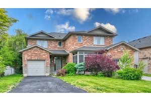 GORGEOUS 3 Bedroom 4 Washroom Semi Detached House Nestled In The Highly Sought After GRAPEVIEW COMMUNITY Great Location ; Close To Hwys QEW amp ; 406, GO Station, Transits, Lake, ...