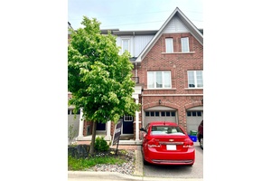 Gorgeous 3 1 Bedroom, 4 Washroom Townhome in Blue Grass Meadows !