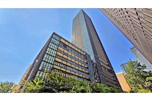 Bright amp ; Spacious 37th Floor Condo with Stunning Lake and City Views !